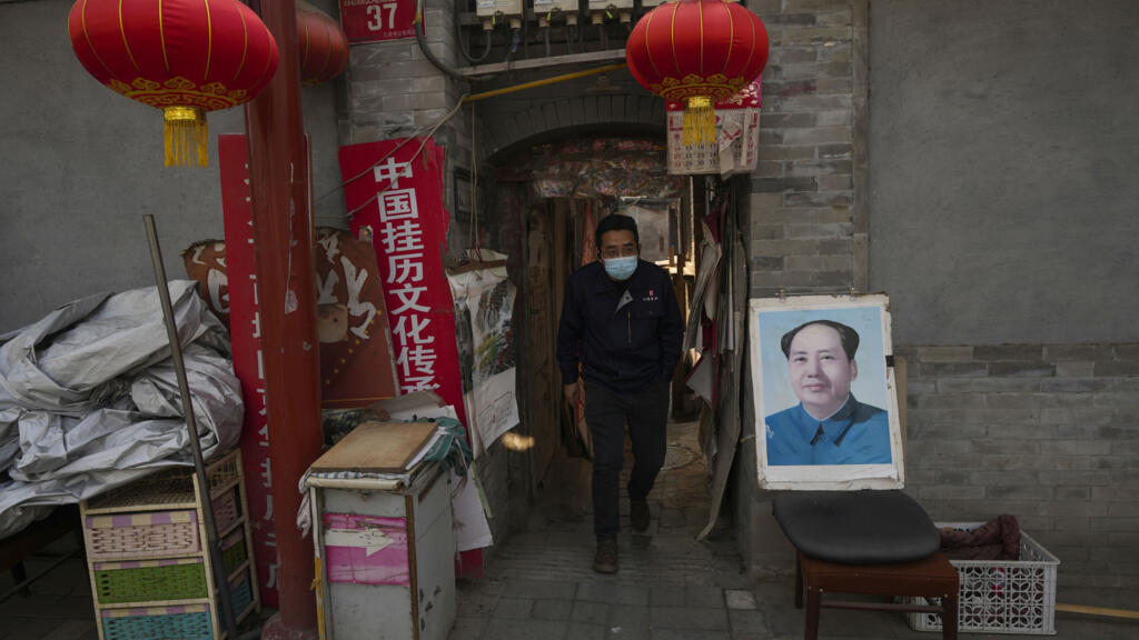 中国年轻世代卷起一股毛泽东崇拜: 教员只有一个