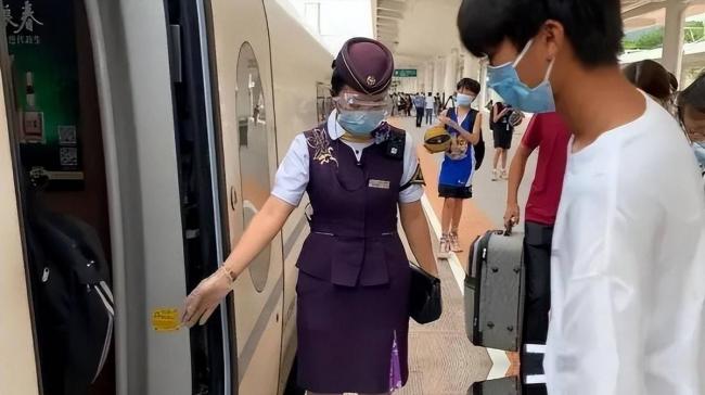 高铁站到底藏着啥猫腻？内幕终被揭开